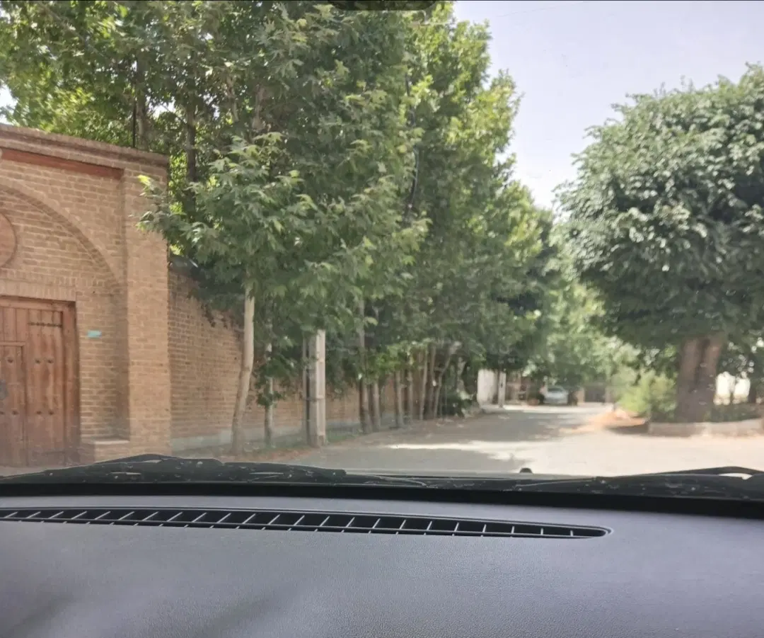 ۸۰۰ متر زمین داخل بافت خوروین