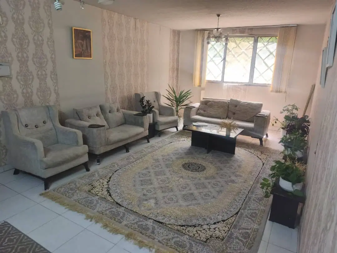 آپارتمان با آسانسور سند تک برگ
