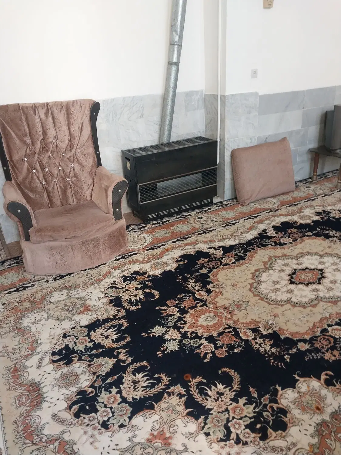 قیمت مناسب منزل سوئیت اتاق همکف دربست ارام