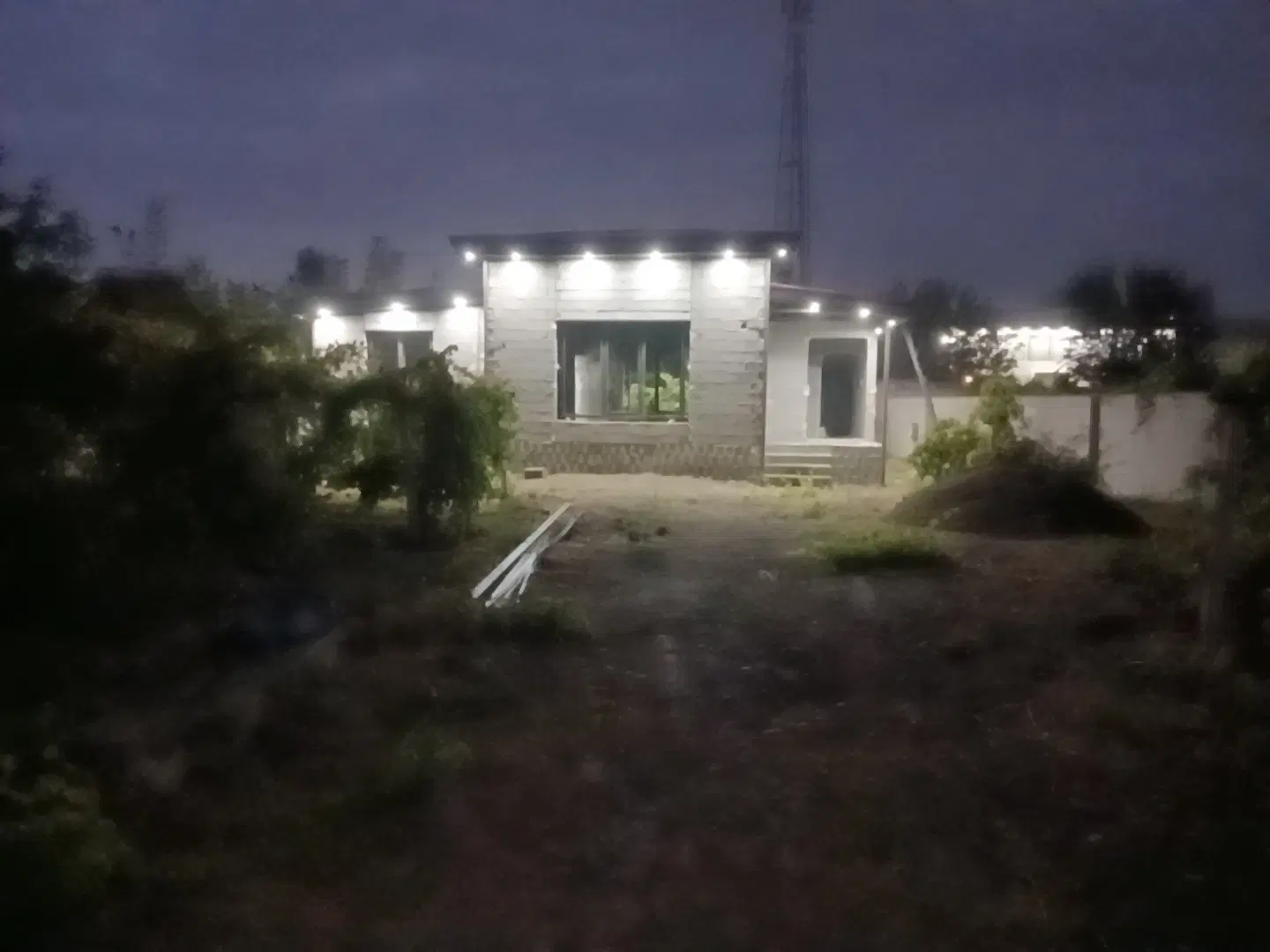 ویلا باغ نیمه کاره