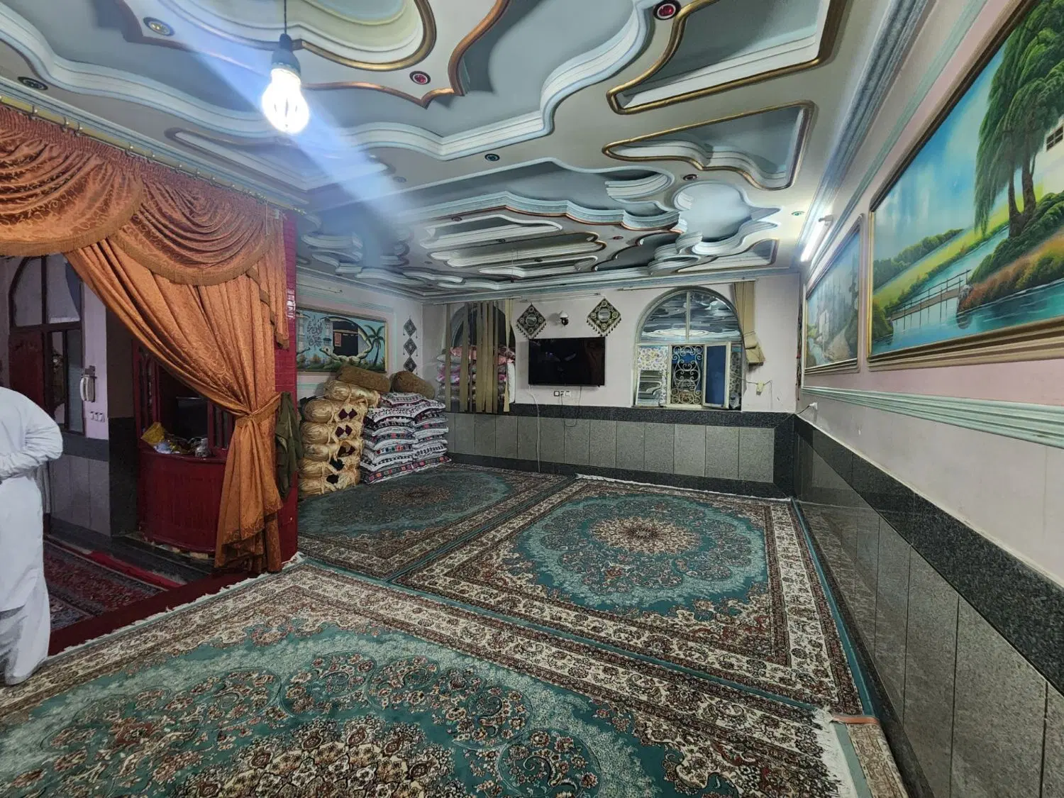 ویلایی دو طبقه کوثر فاضلی بعثت انقلاب