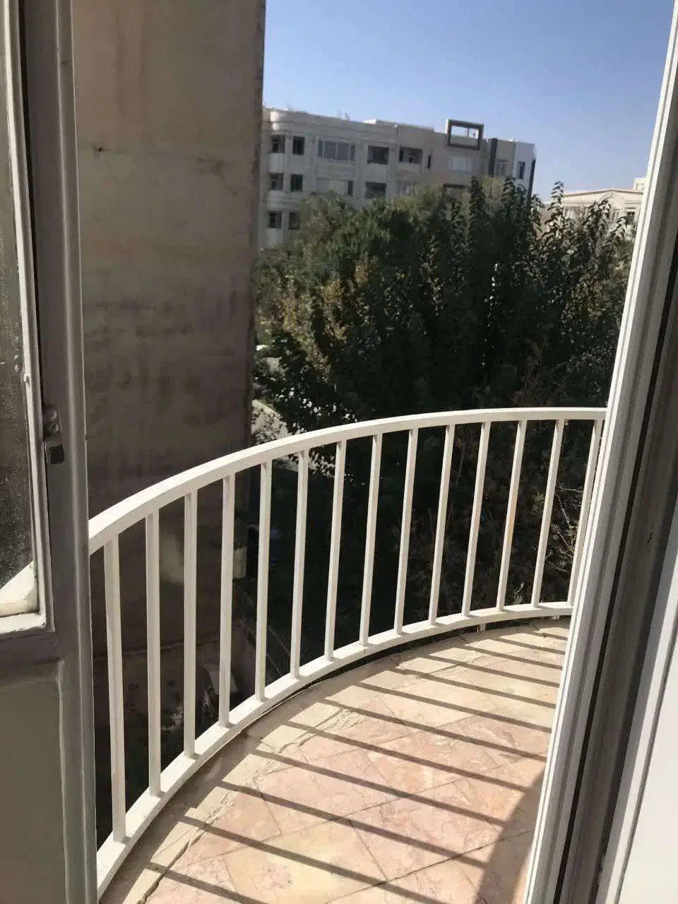 اجاره واحد اداری تجاری در بر اصلی ۴۵گلشهر