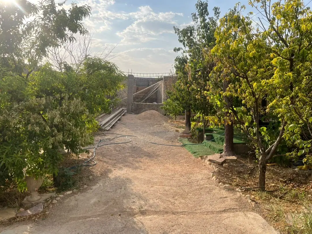 زمین باغی صدرا