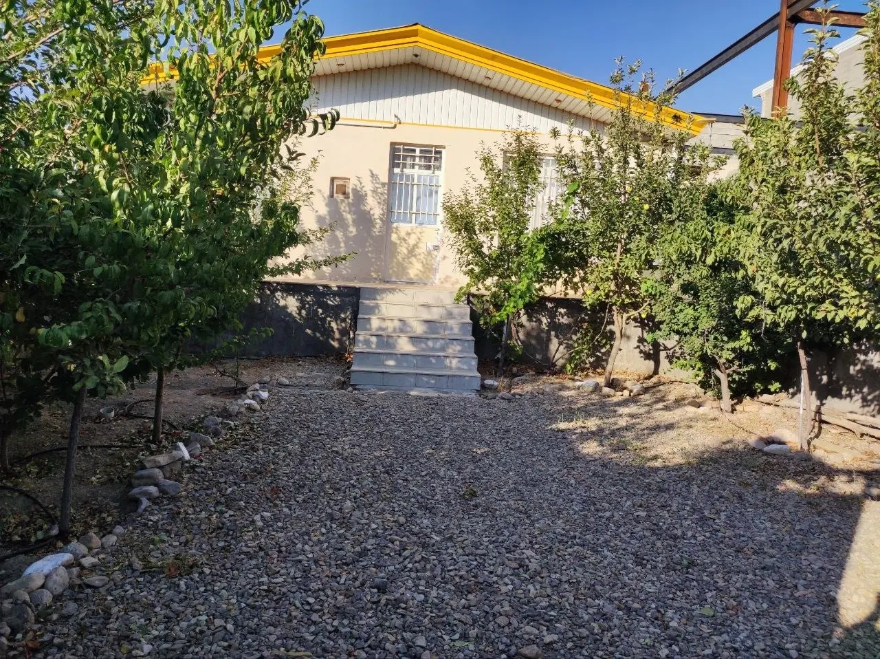 فروش یک خانه باغ در شهر نوبران