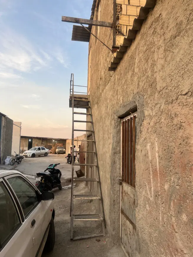 یک باب مغازه (کارگاه)دوطبقه