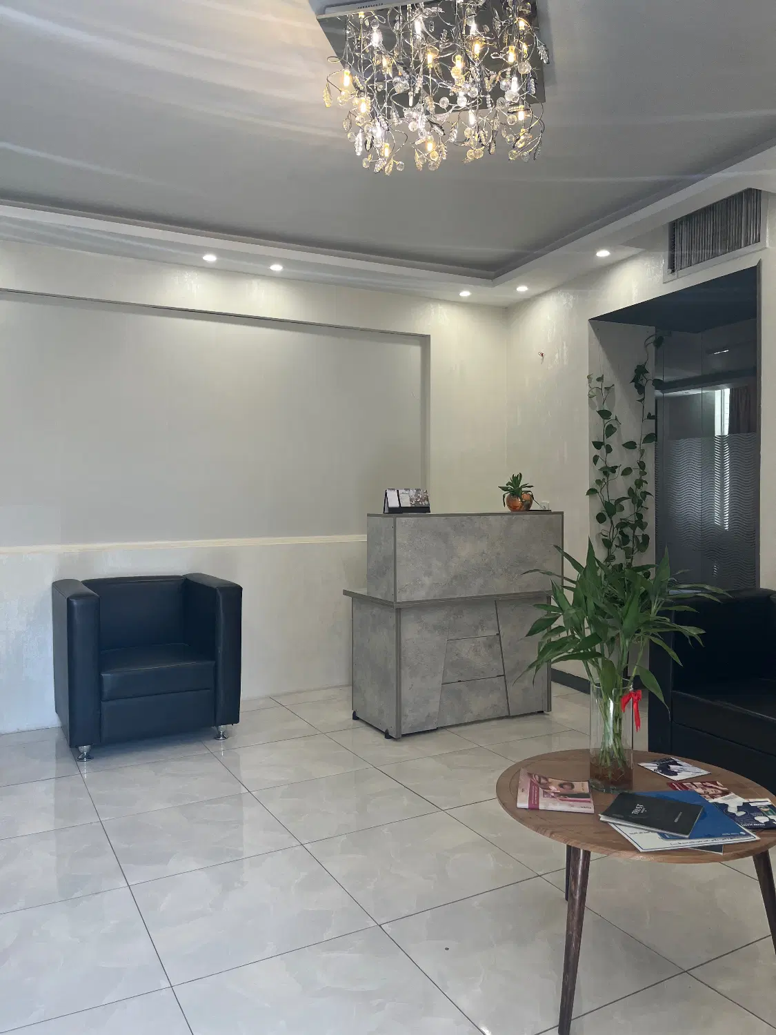اجاره اتاق و لاین در کلینیک زیبایی فعال