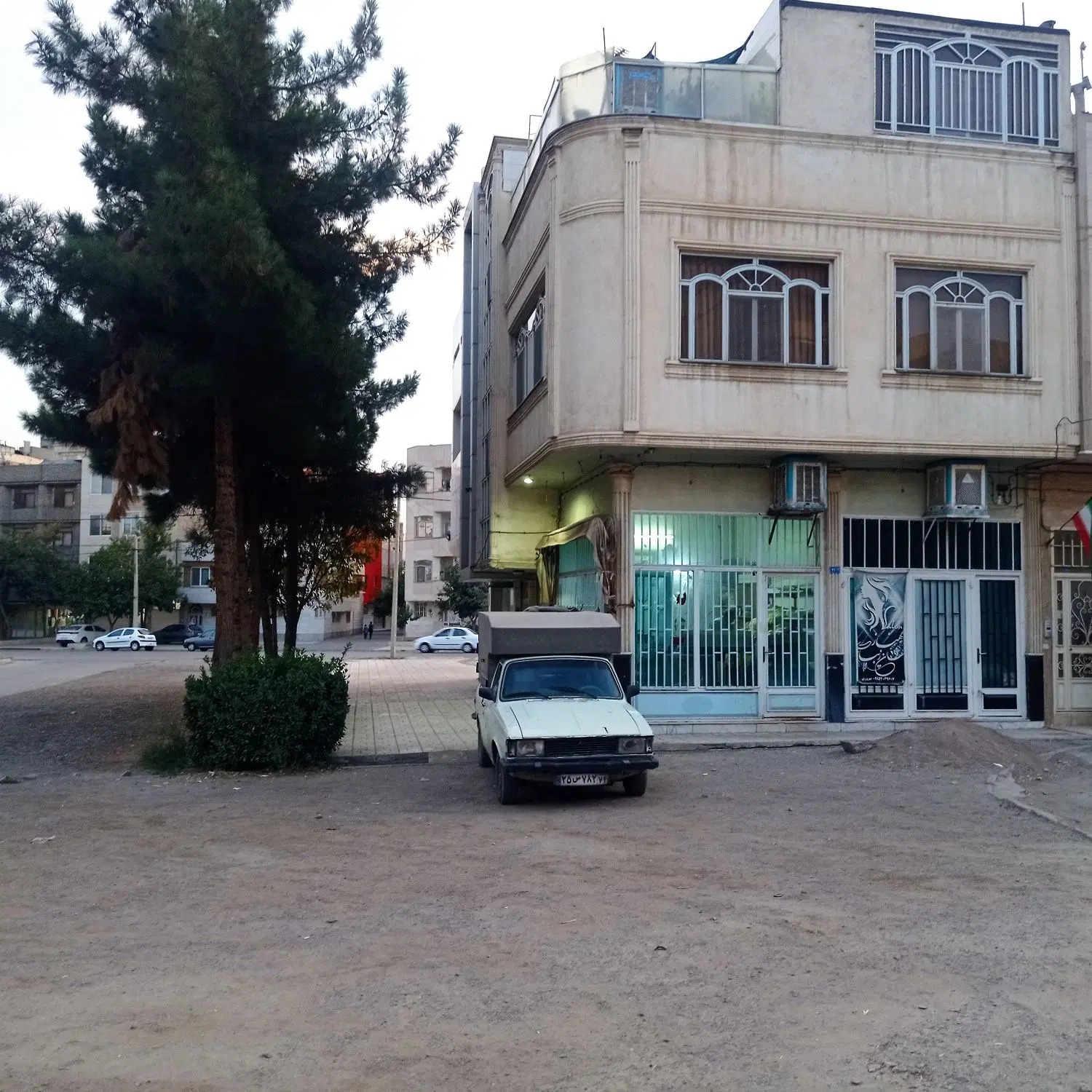 خانه ویلایی ومغازه فاز تجاری دایم