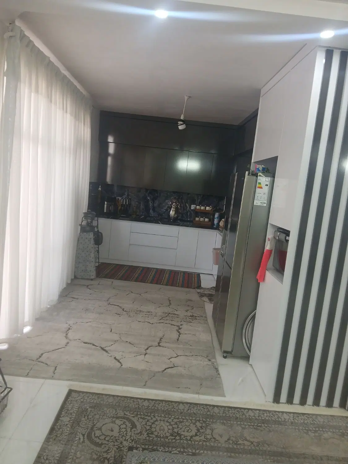 اپارتمان حاشیه ده متر سرجلو