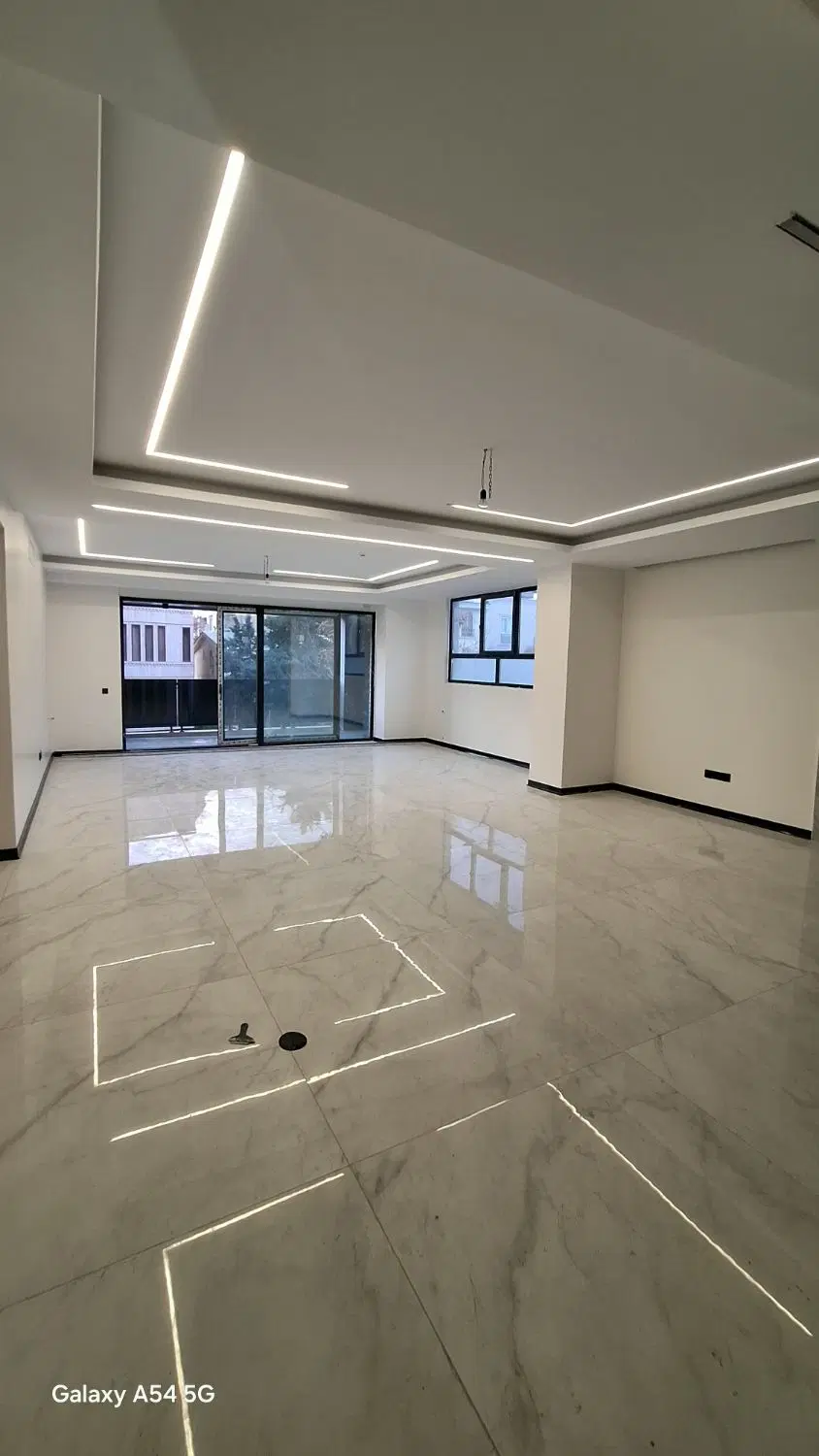 واحد فروشی 135 متری . 3 خواب