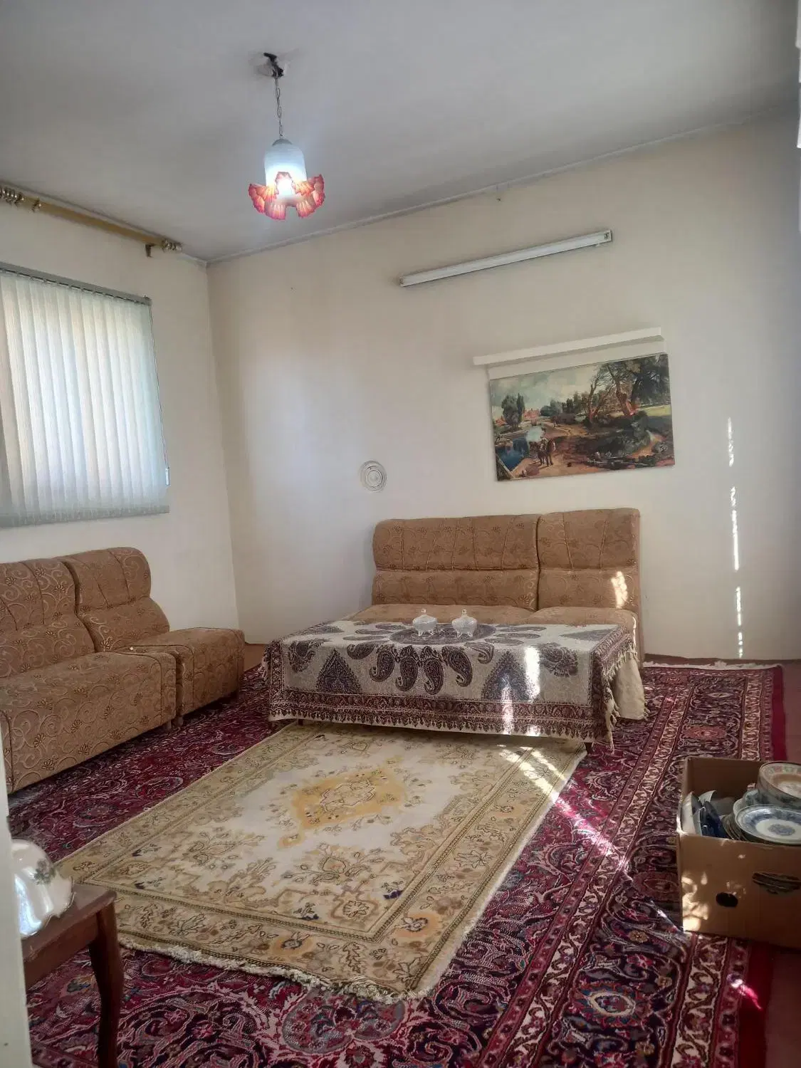 حیاط قدیمی 76متر دو طبقه