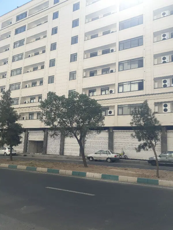 ۱۳۰ متر ۳ خواب فول امکانات
