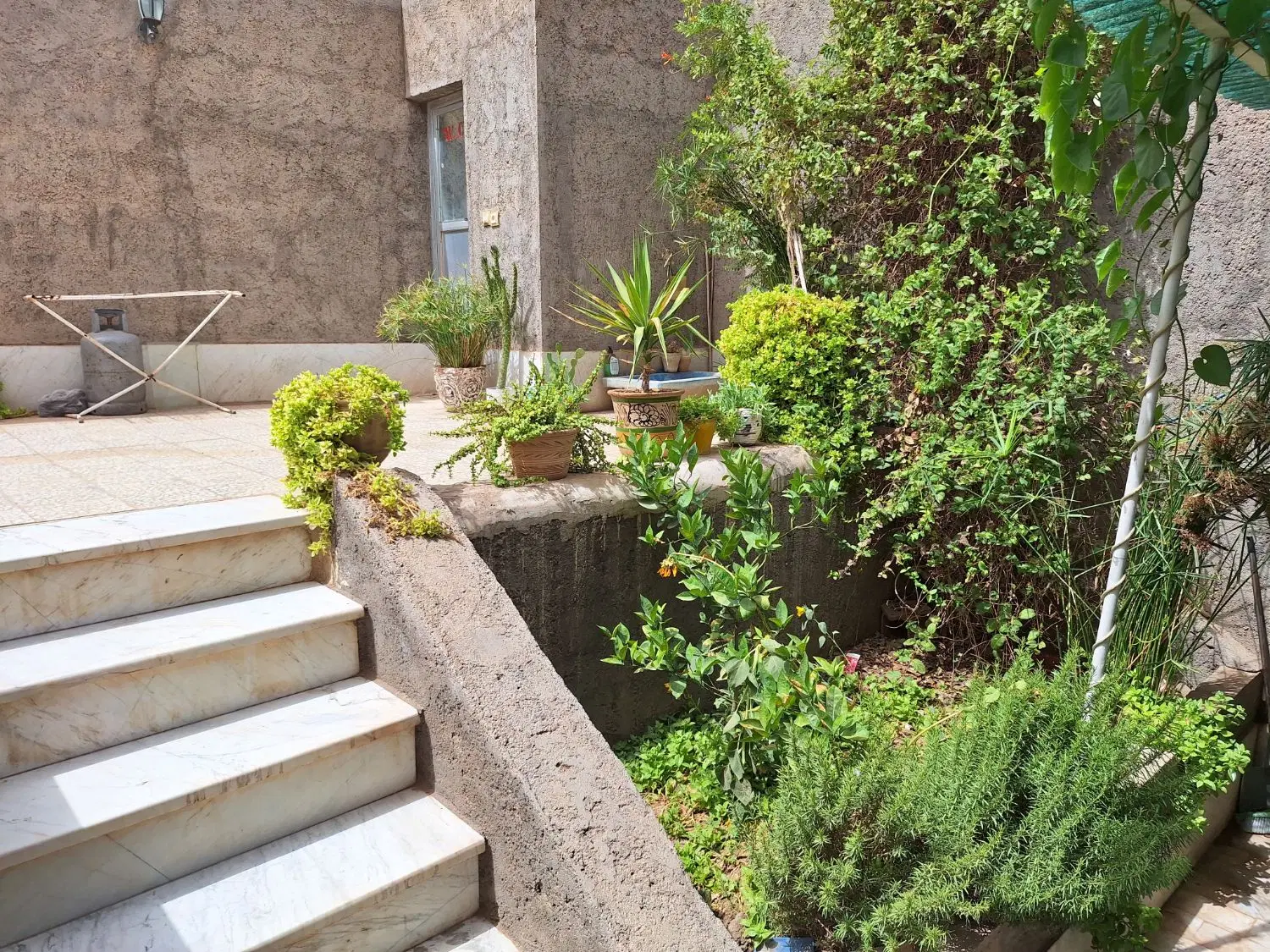 فروش منزل مسکونی نوش آباد
