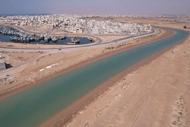 زمین گشویی تجاری سر خیابان روبرو پارک احمد