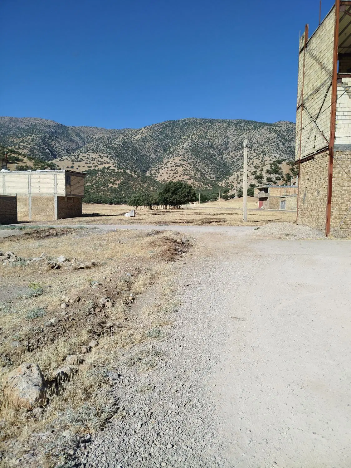 زمین مسکونی 195متری قلعه سنگی--معاوضه باخودروسواری