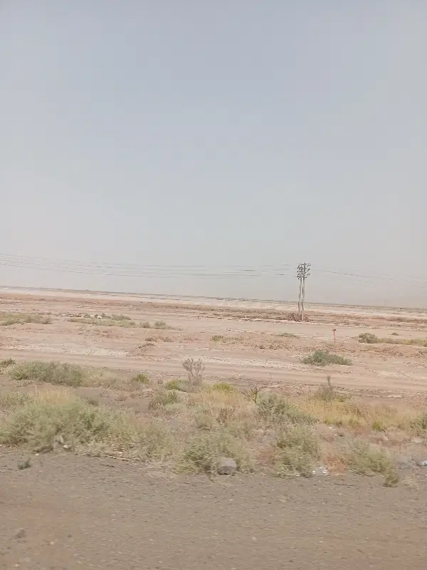 زمین آباده ۸قصب درب ساختمان