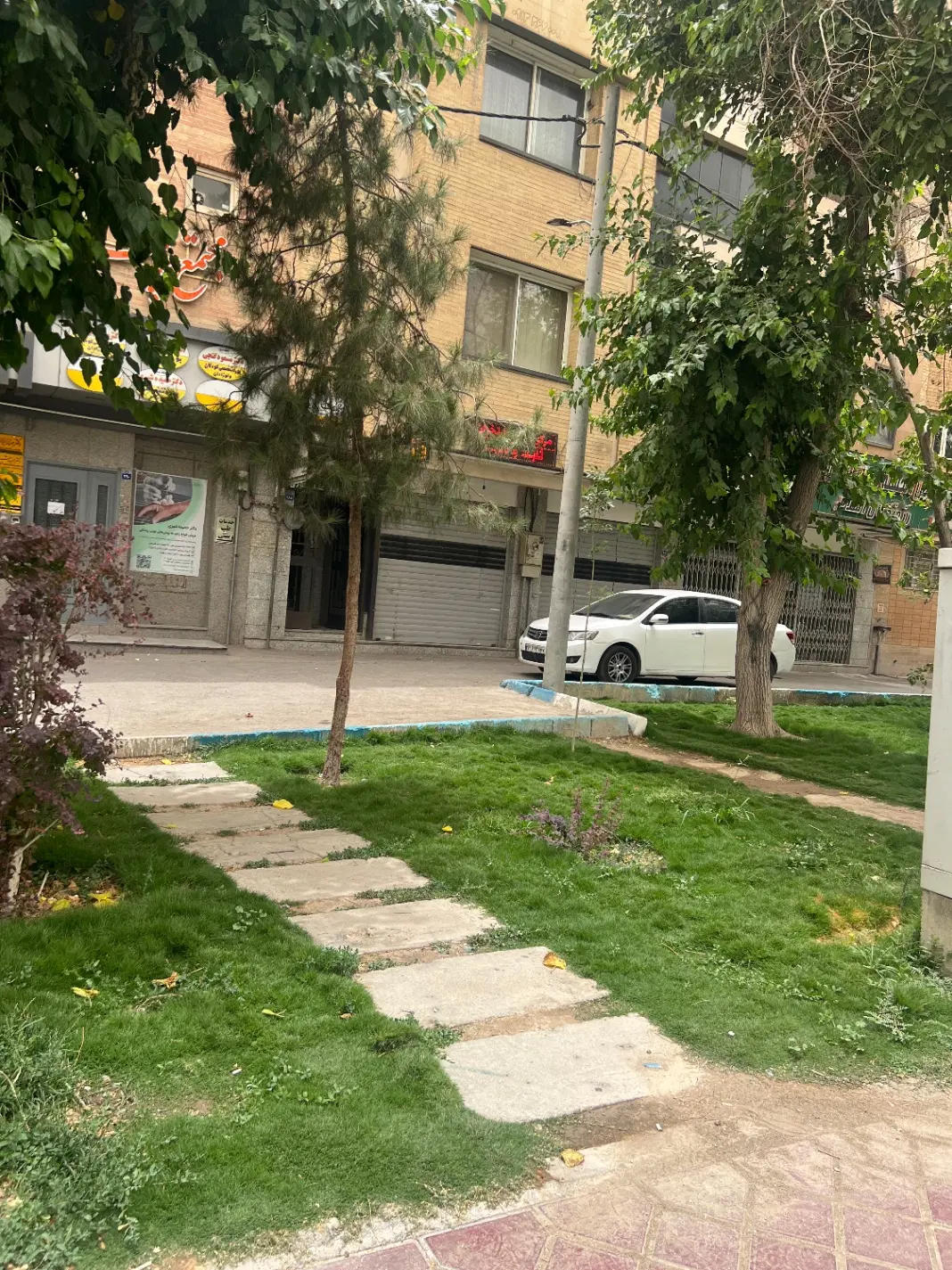 دفترکار 50 متری با پارکینگ اختصاصی