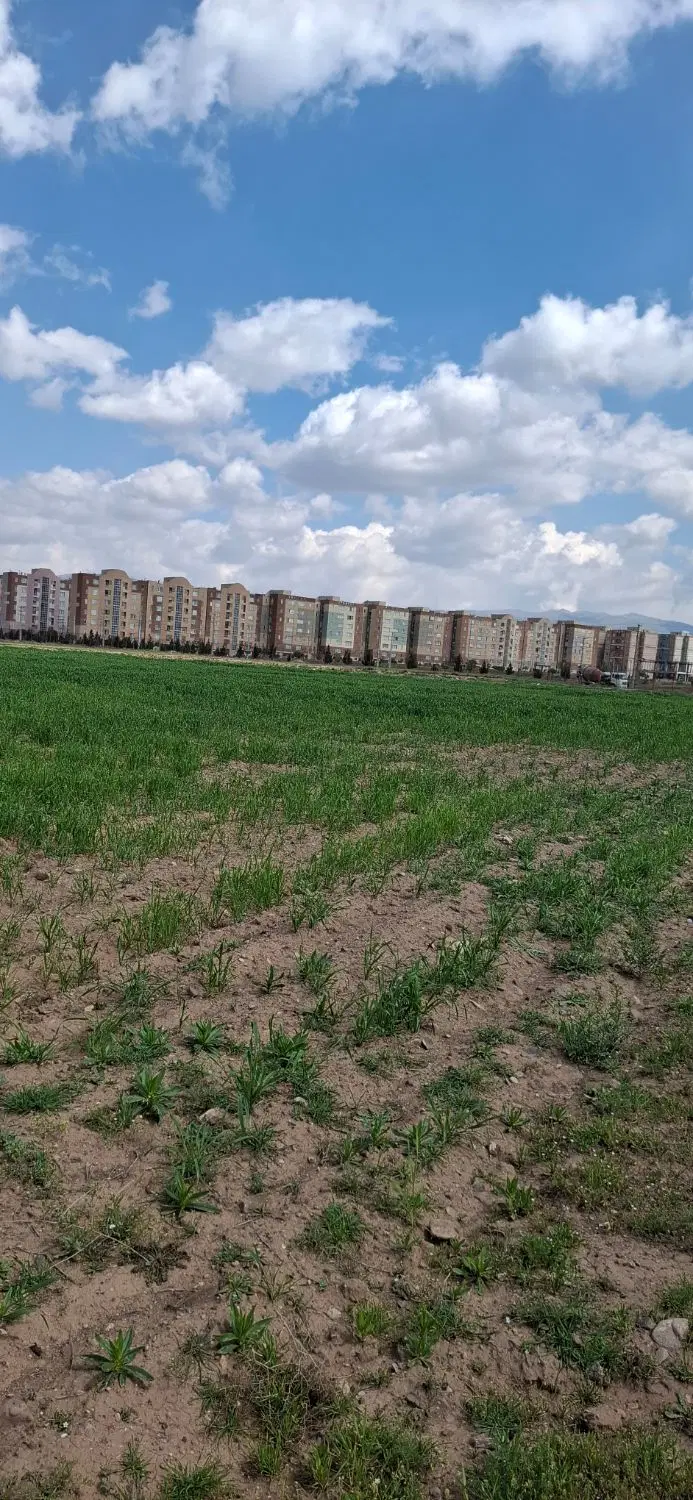 زمین باغی جنب کانال آب مهرگان