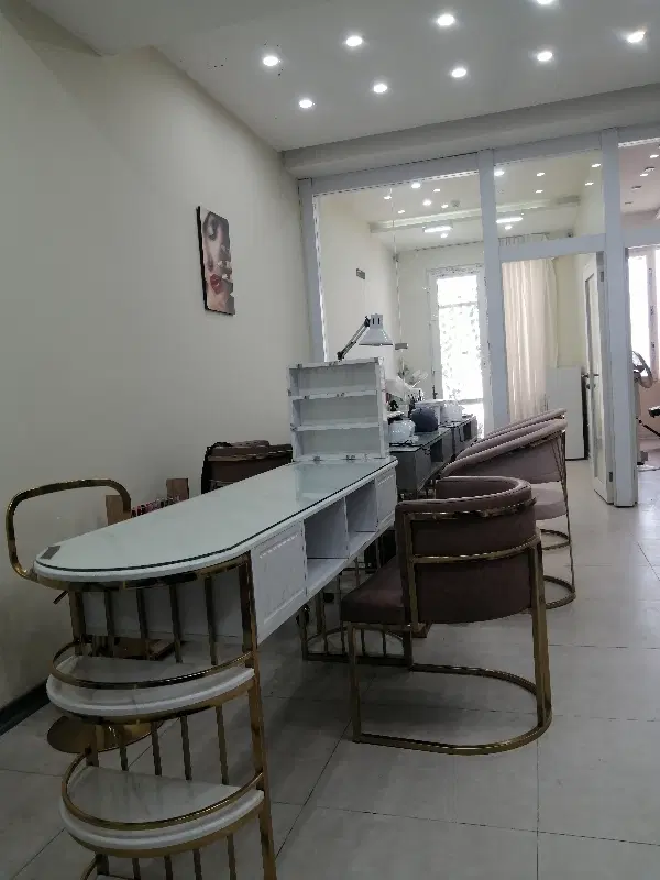 اجاره صندلی و میز ناخن