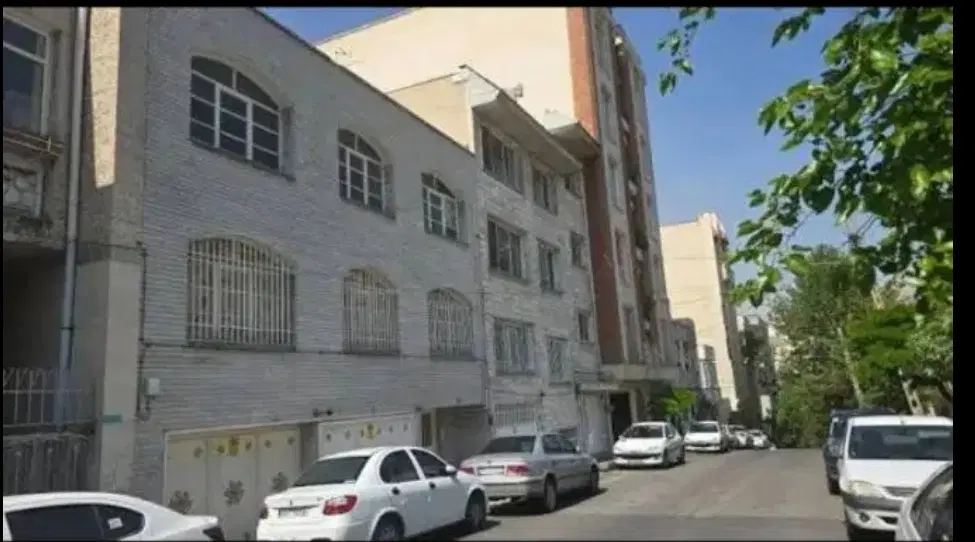 ۱۵۲متر _جواز ۵طبقه_بر۸_ ۴۴۰مترزیربنا