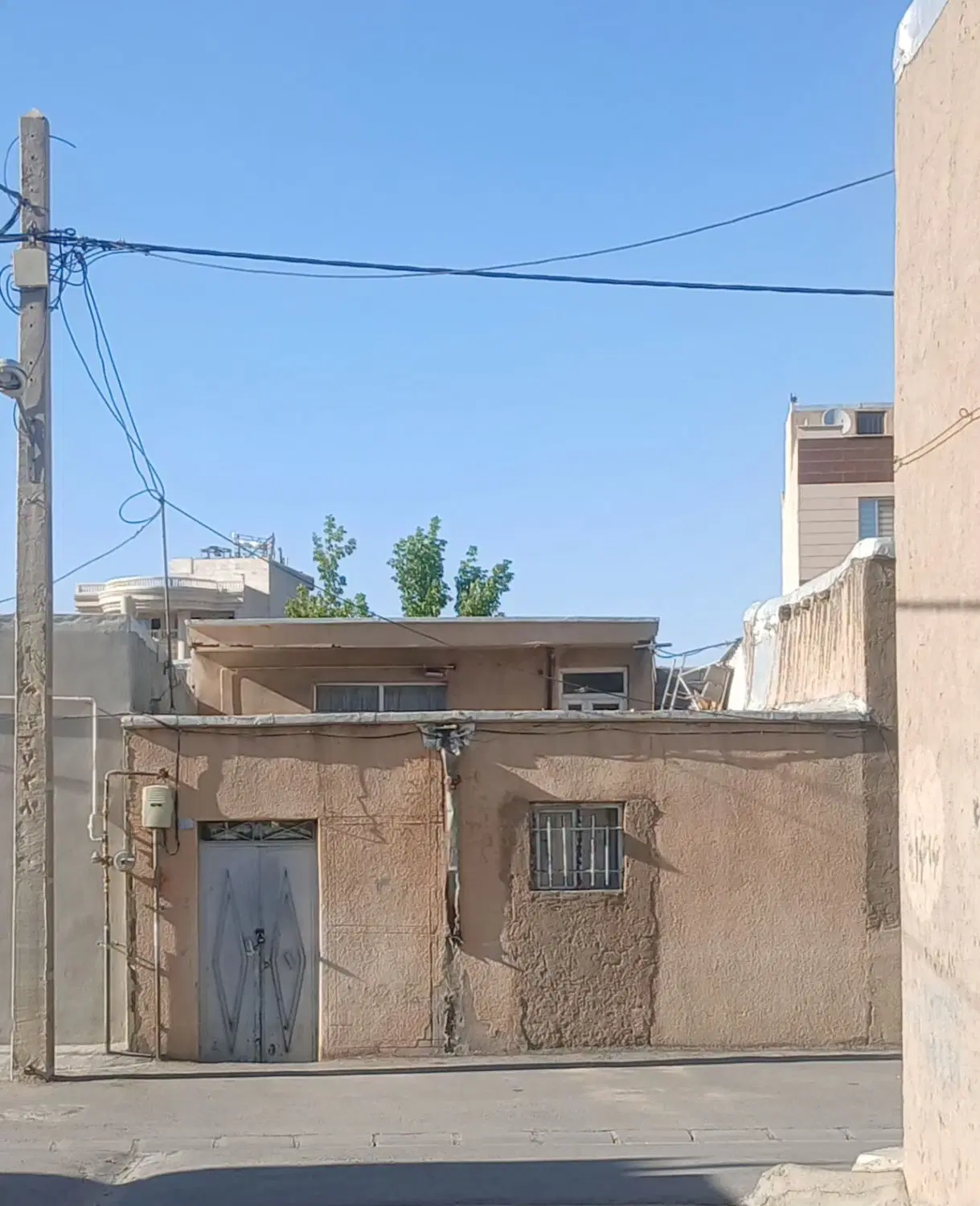 ساختمان کلنگی