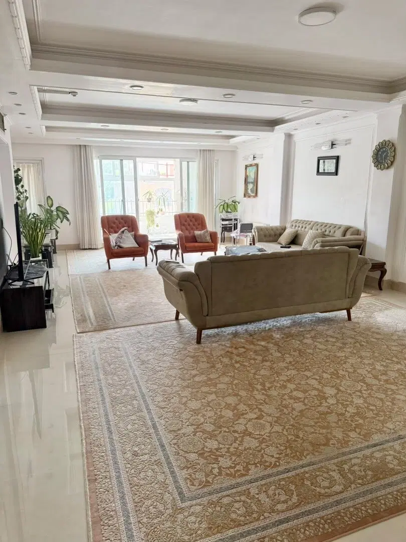 ۲۴۰ متری میدان مفید
