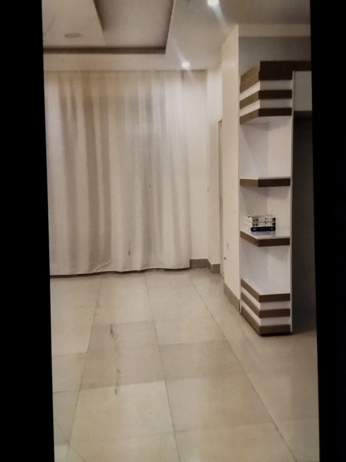 نقده . کوچه مقابل مدرسه طالقانی