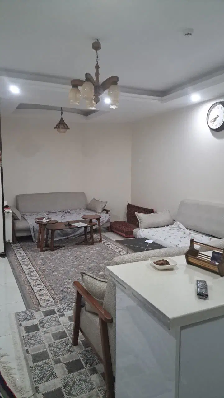 آپارتمان ۴۳متر طبقه دوم ۱۰سال  ساخت آ