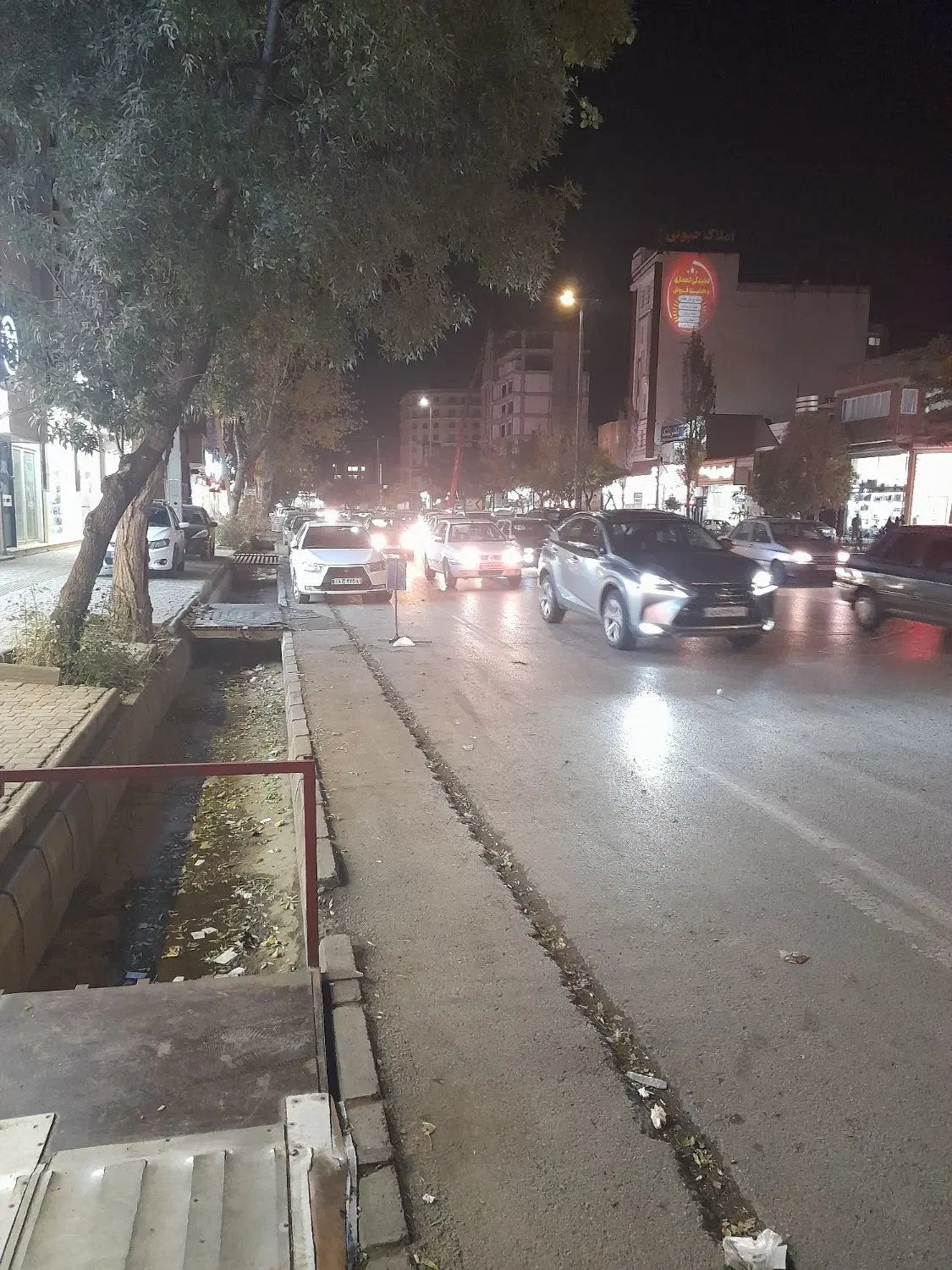 ۱۵۰ متر ویلایی (تجاری مسکونی) چهارراه حافظ (دونبش)