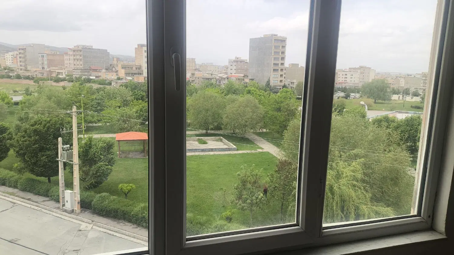واحد 110متری جنب پارک حضرتپور