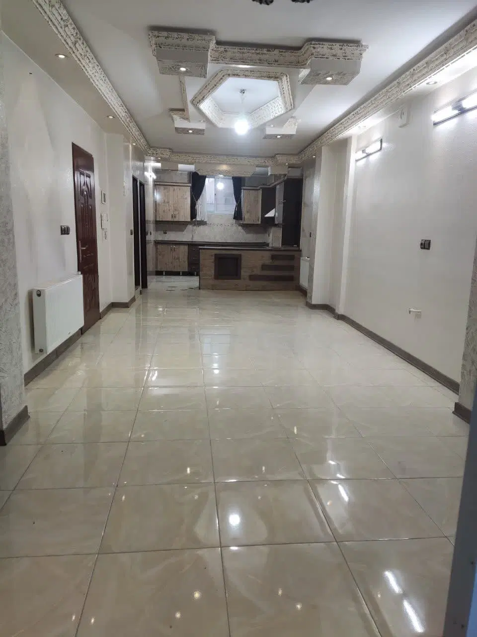 آپارتمان طبقه اول ۱۰۰ متری