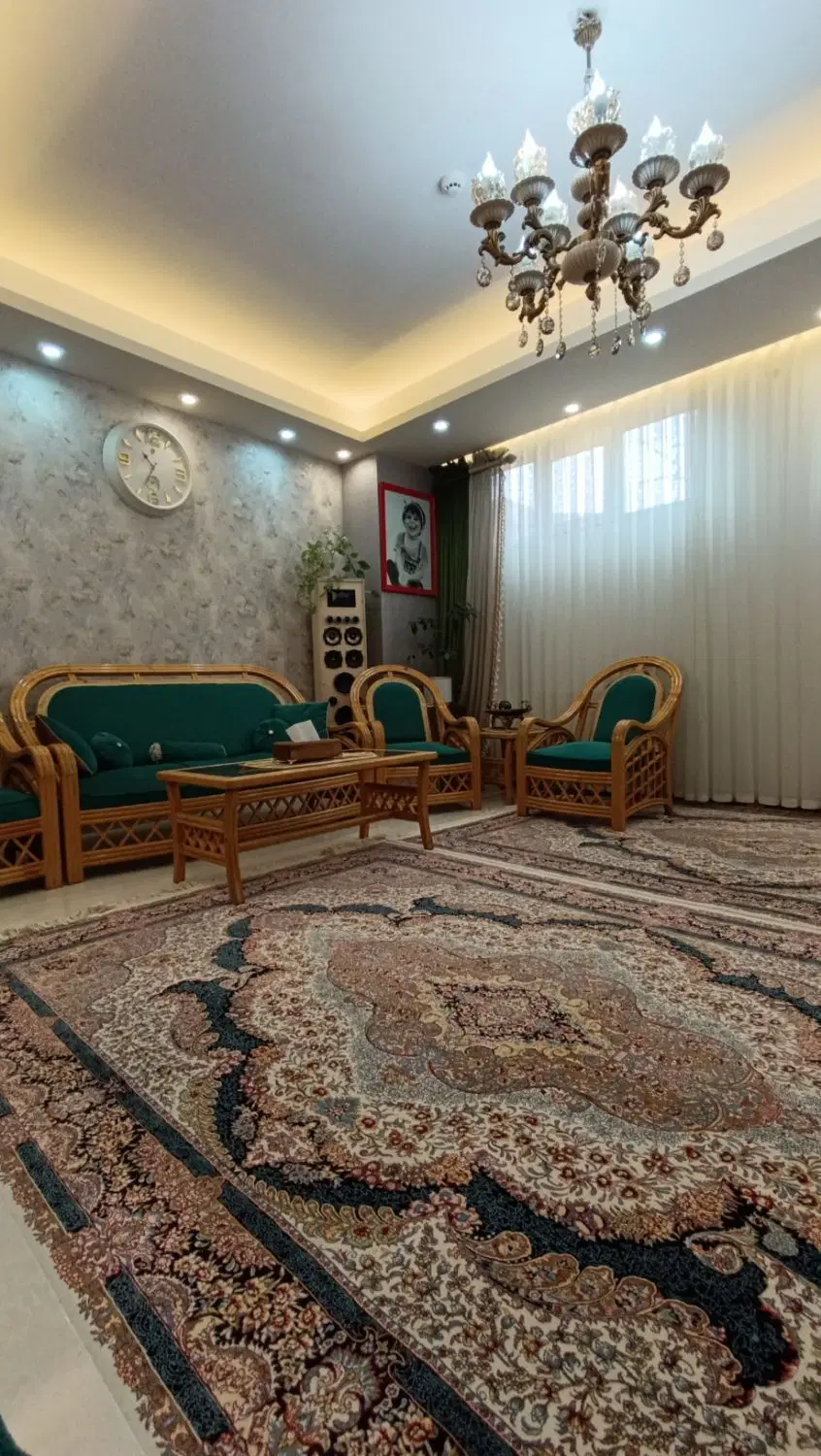 آپارتمان ۶۵.۵ بهار شرقی