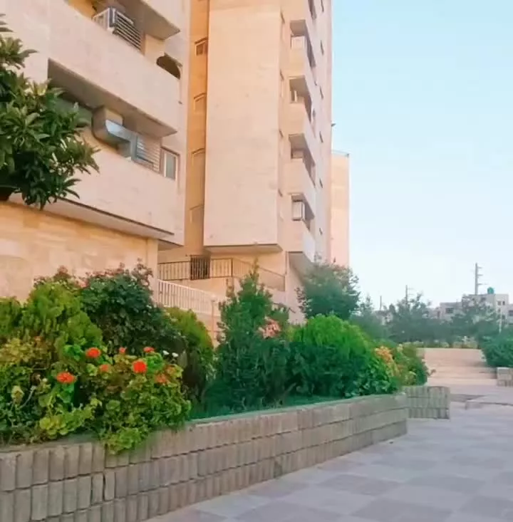 150متر3خوابه(رهن کامل)واحدجنوبی،تخلیه