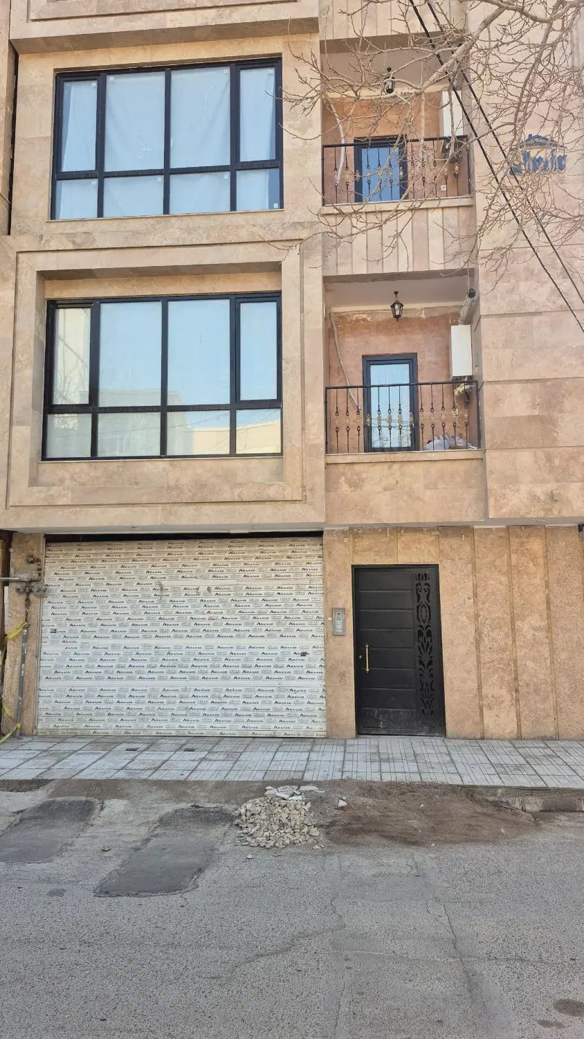 اپارتمان لاکچری ۳ خواب با دو تا حیاط غرق نورطلوع