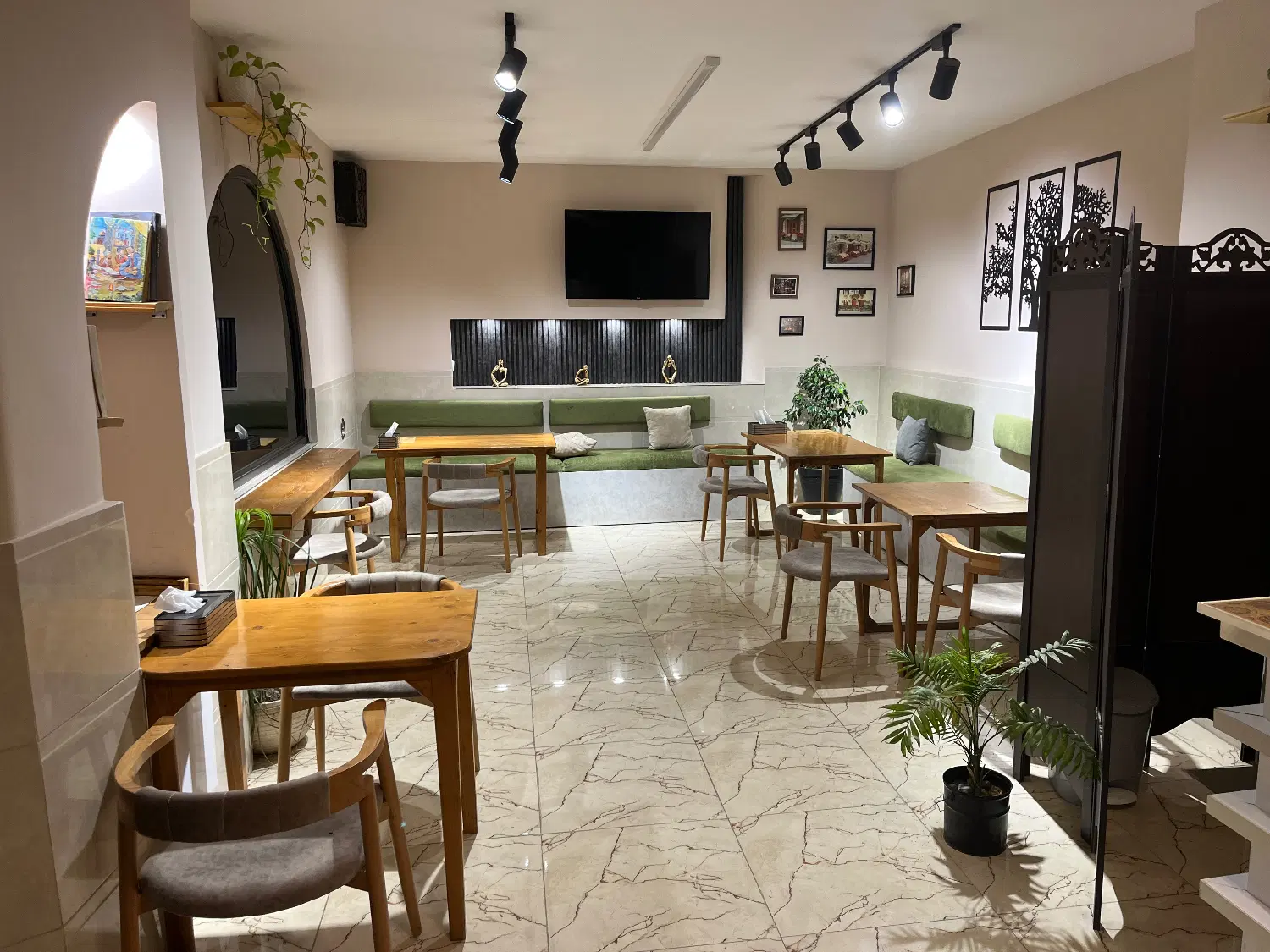 اجاره مغازه ۶۰ متری روبرو روزبهان