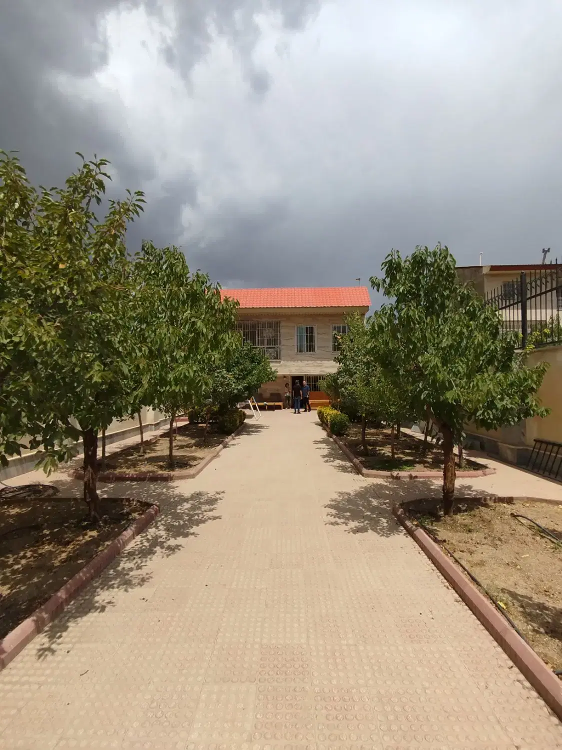 ۵۰۰متر زمین دو کله،۲۰۰متر بنا ویلایی ۳خواب