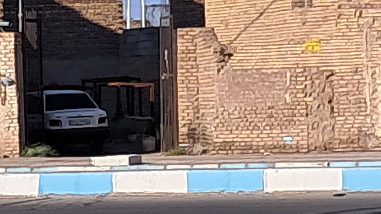 زمین علی اباد اباد انقلاب لب جاده اصلی