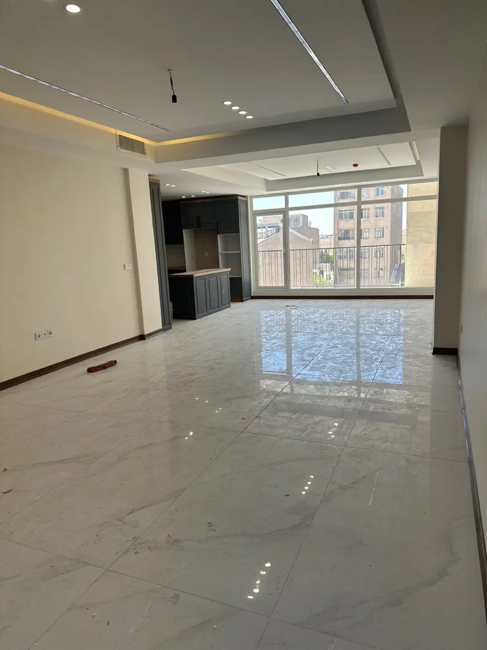 آپارتمان ۱۵۰ متر سه خواب کوی زنبق املاک سازه