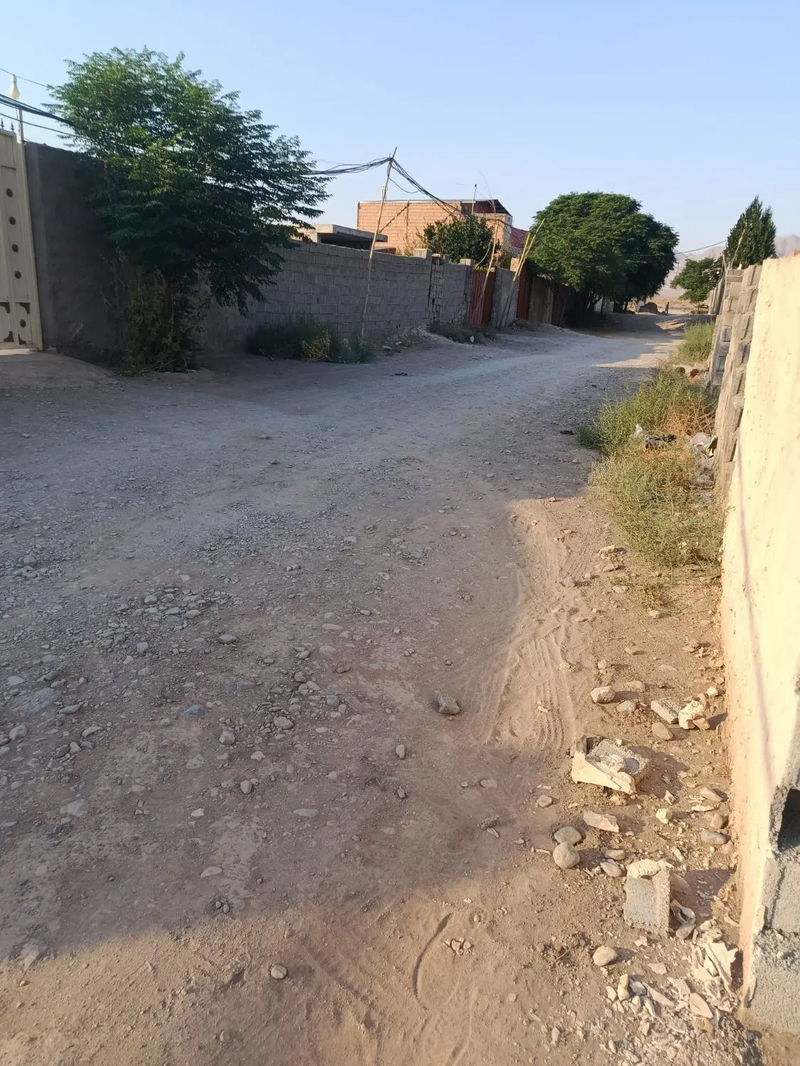 زمین حسین آباد
