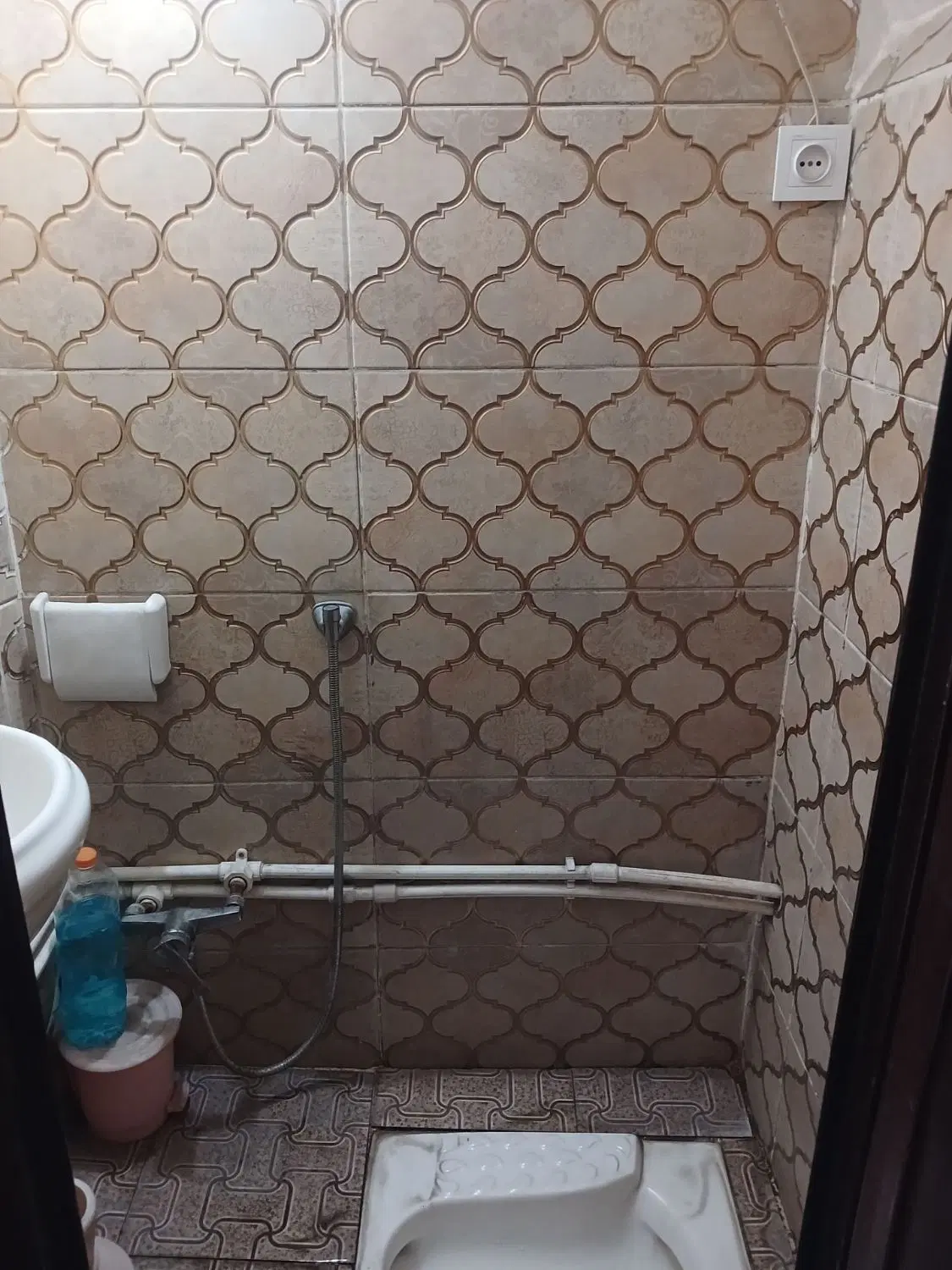 فروش یه ساختمان  سه طبقه