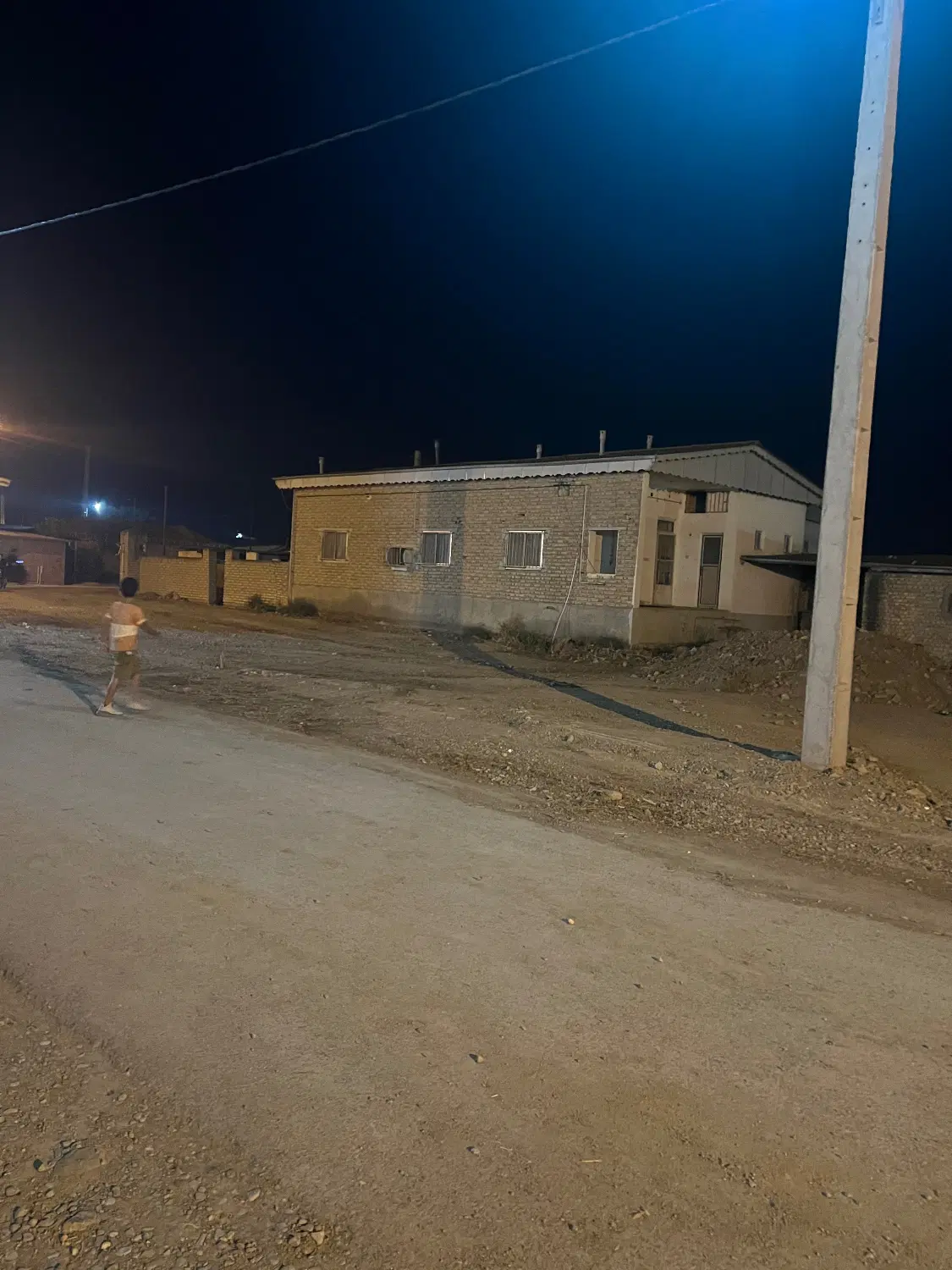 ۶۶۰ متر مسکونی با ویلا صد متری روستای آقدگش_آق قلا