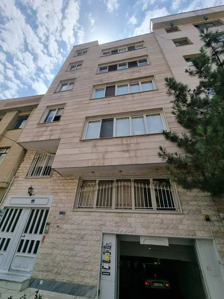 شهرک غرب  _  ۷۴ متر   با پارکینگ سندی