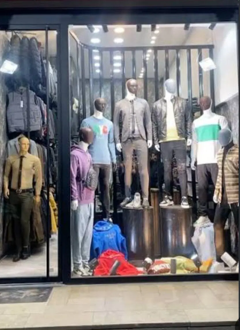 مغازه جهت اجاره چهارباغ عباسی(پوشاک)
