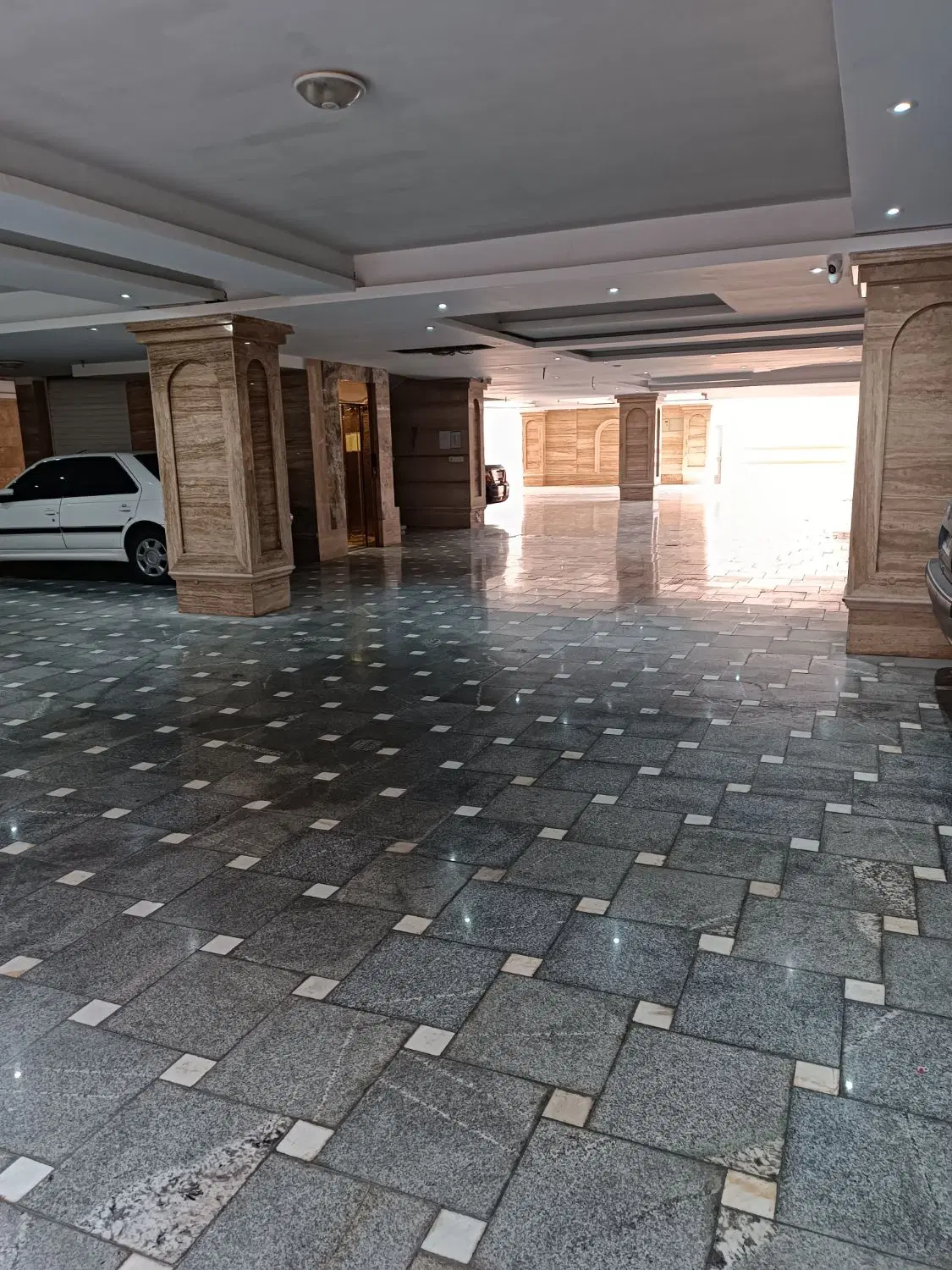 فروش آپارتمان فاز صفر خیابان آپادانا
