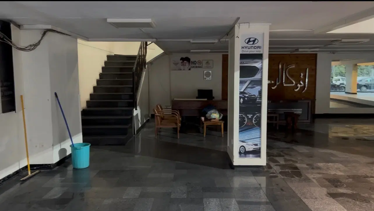 فروش ۳ دهنه مغازه خیابان فاطمی نبش رهی معیری