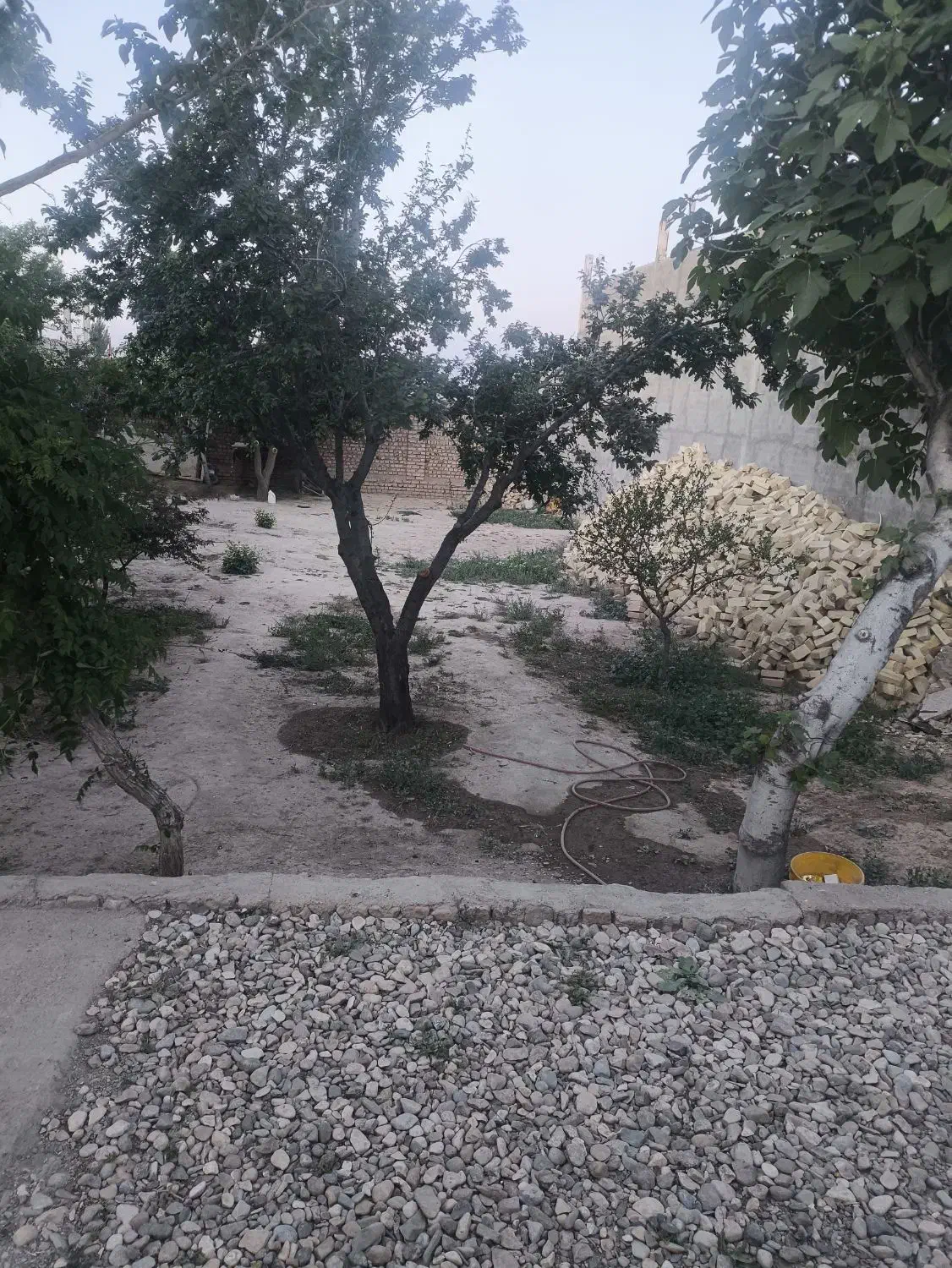 زمین مسکونی ویلایی ۲۳۰ متری داخل شهر آرام