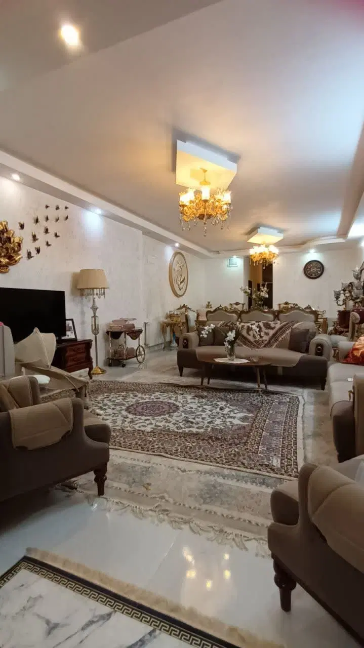 آپارتمان ۱۳۰ متری با پارکینگ