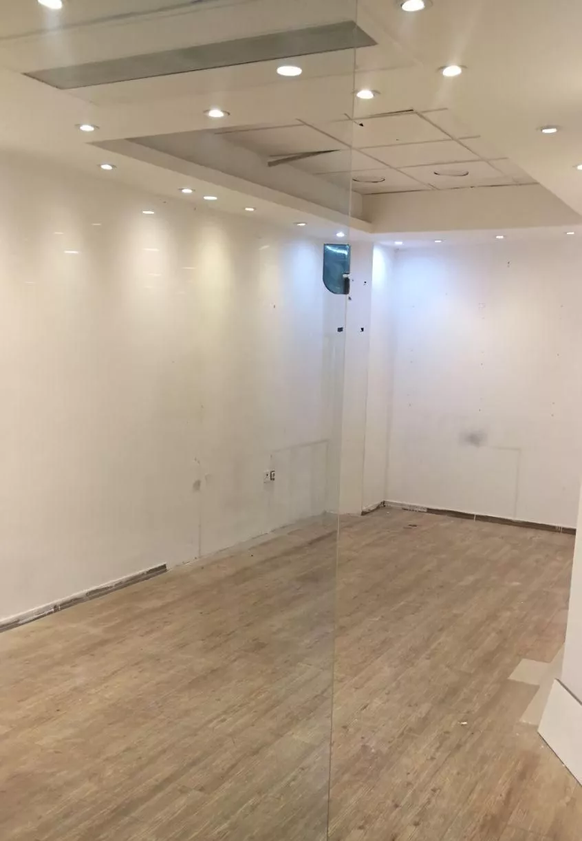 مغازه ۲۰ متر مربع برج یادمان کرج