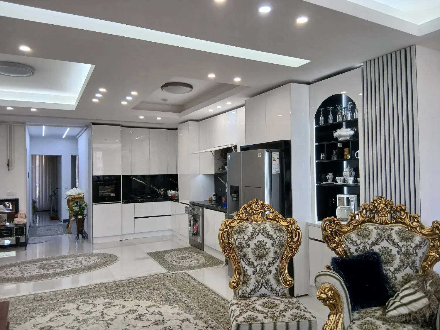 پارک 129m با دو تراس box خصوصی با پنجرهای lift