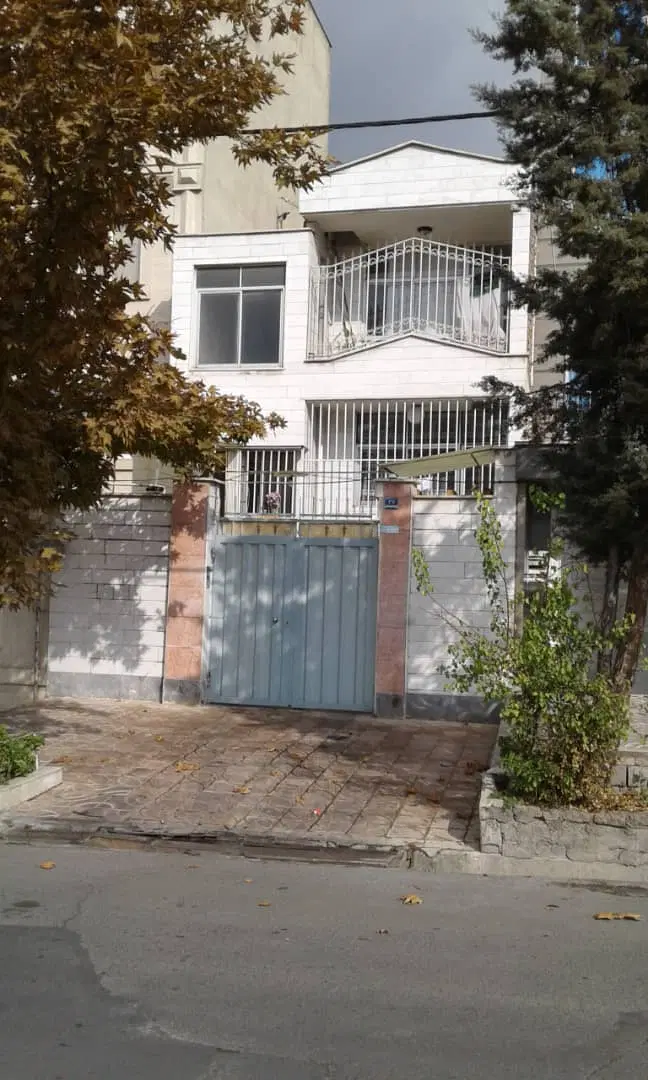 ۳ طبقه بدون مشرف بهترین خیابان استخر