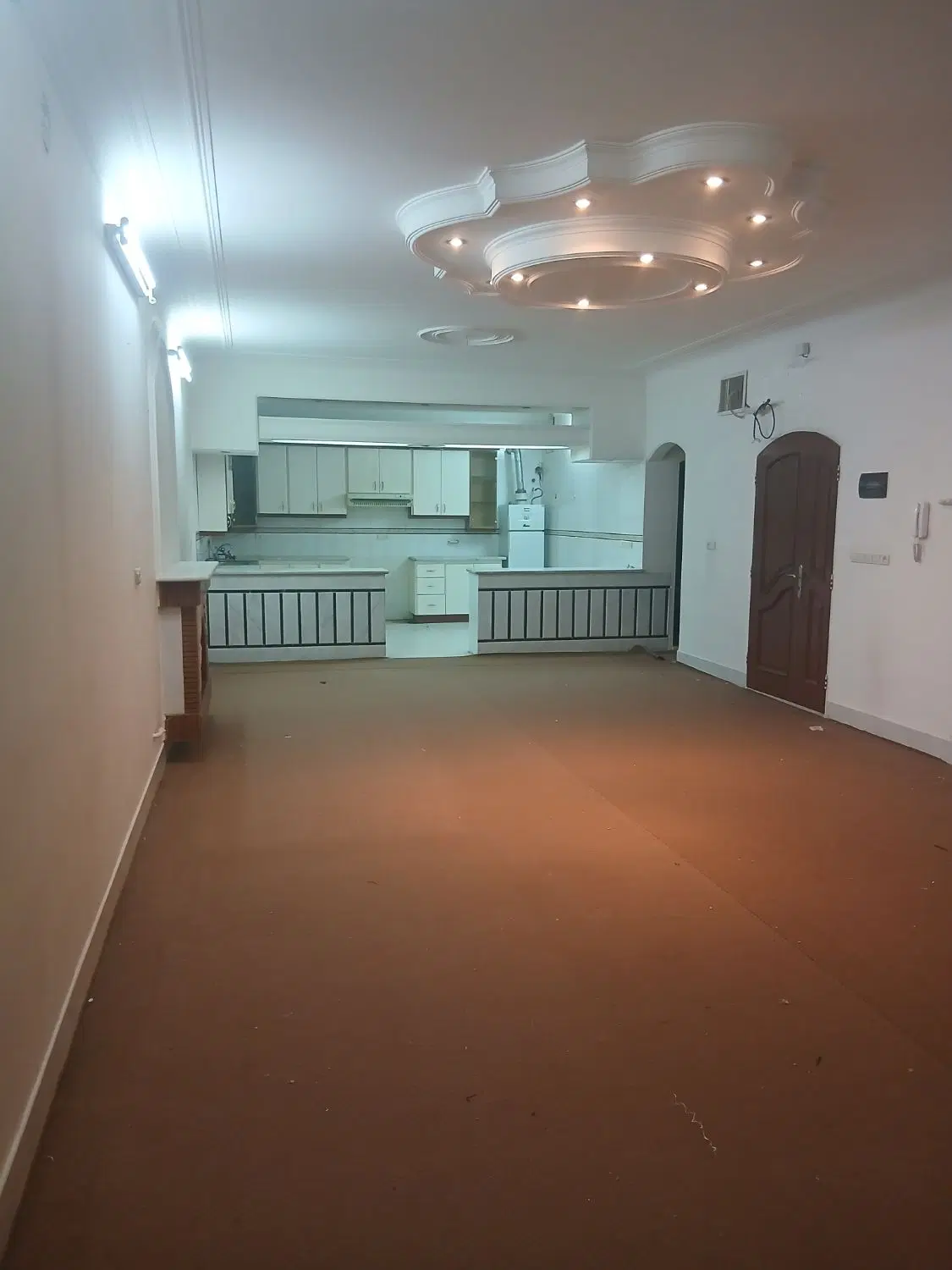 اجاره خانه ویلایی  ۱۴۰ متری سالن بزرگ و دلباز